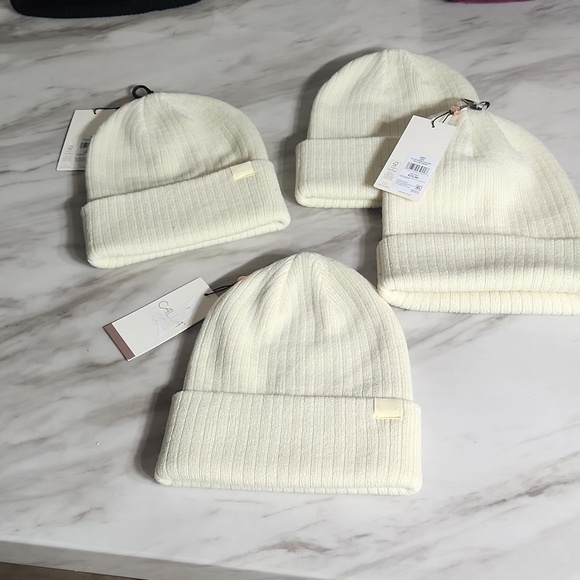 Calia ribbed beanie off white or lighting yellow maybe 🤔 💛 NWT - Picture 5 of 5